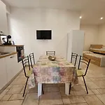 L'aia דירה