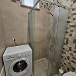 L'aia דירה