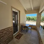 L'aia דירה
