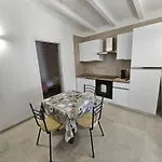 L'aia * מונופולי